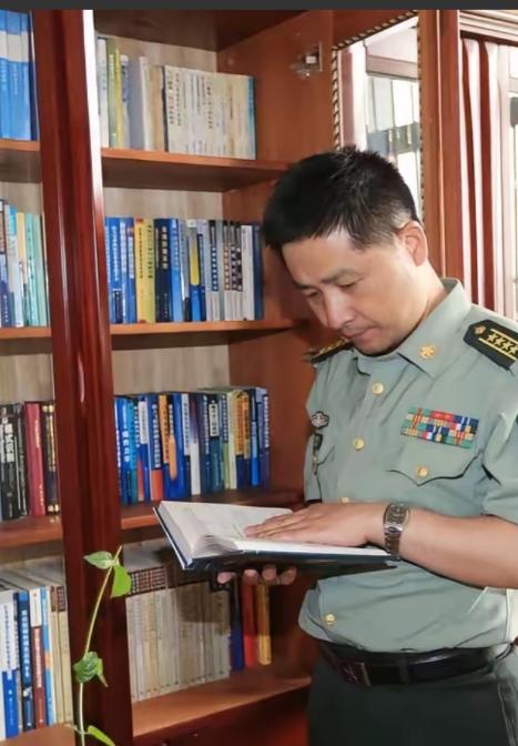 他让美制导弹在太平洋上空“自动熄火”！隐姓三十载，无衔无镜无荧屏，却令五角大楼深