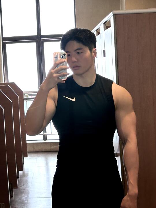 我 好 热