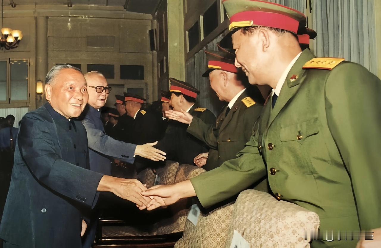 1965年，鉴于当时特定的历史背景与国际环境，我军进行了军衔制度的重大调整，决定