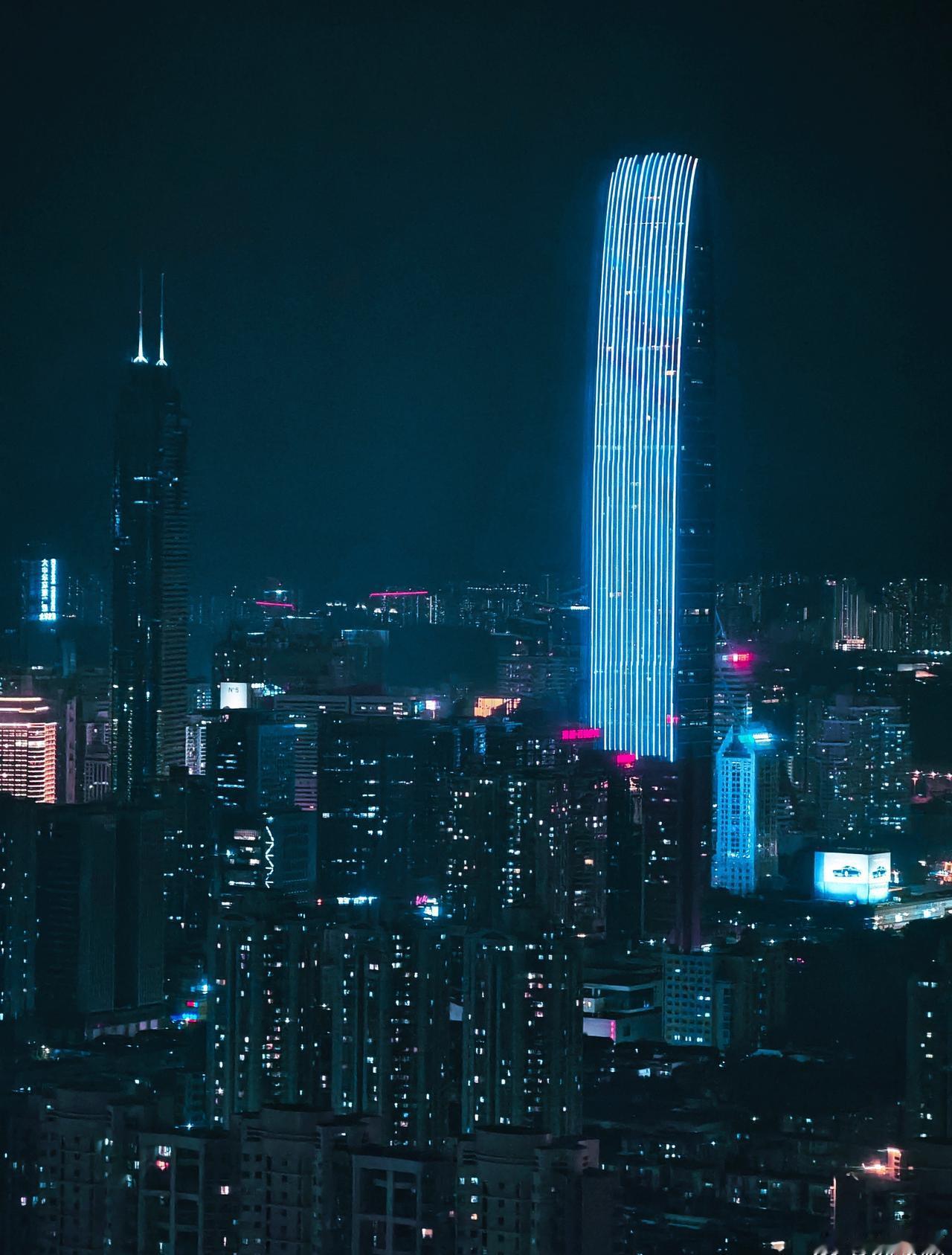 赛博朋克滤镜确实很配深圳夜景
手机摄影深圳 ​​​
