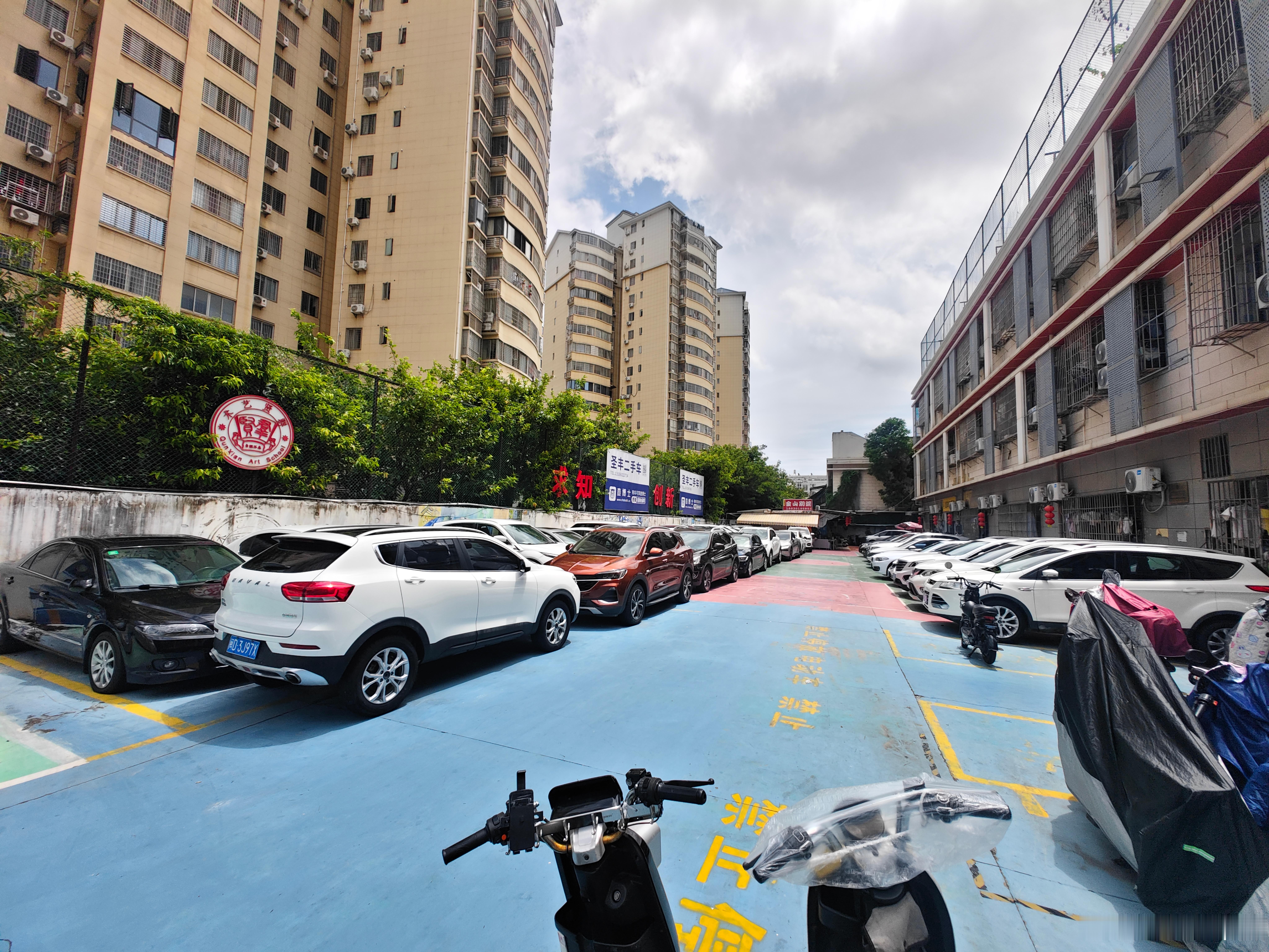 这个月卖了20几台，场地依然是满仓状态