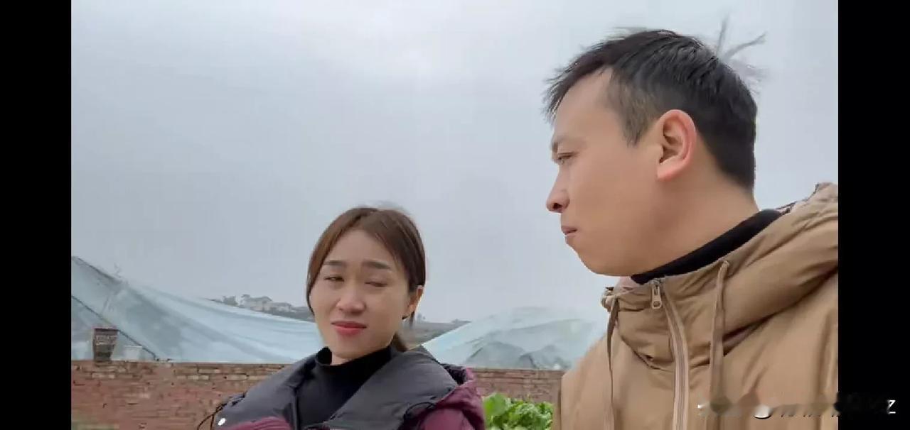 城里有房，农村有果园，鸡舍，神仙过的日子
小雅的幸福——写在脸上，甜在心里！
这