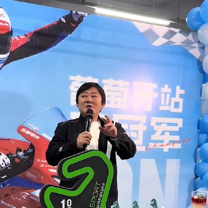 张雪直接杀疯国外摩托圈！
WSBK葡萄牙站两连冠，打破欧美日37年垄断，杜卡迪、