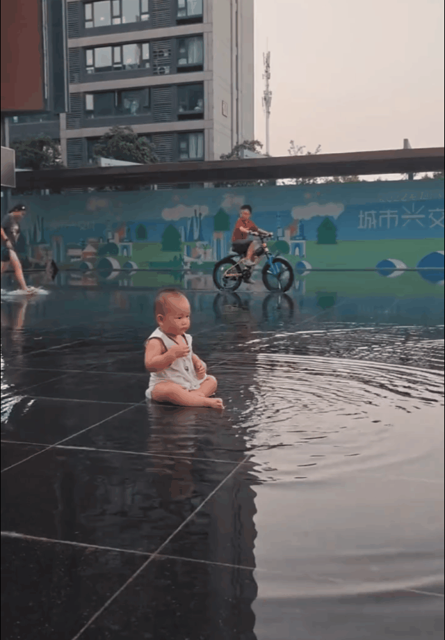 小朋友，很淡定！