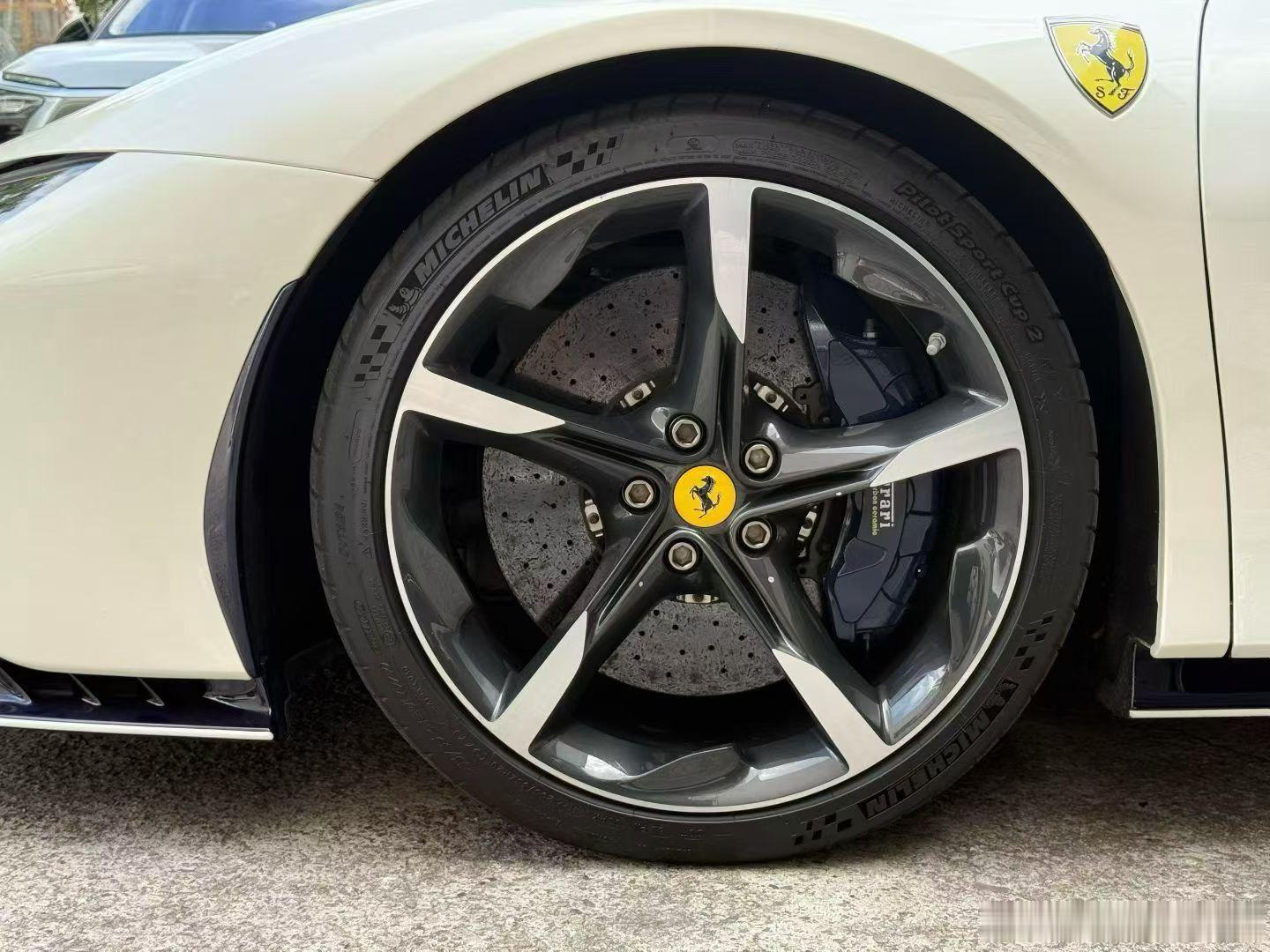 法拉利SF90 Spider tailor made 💙💙22年7500KM