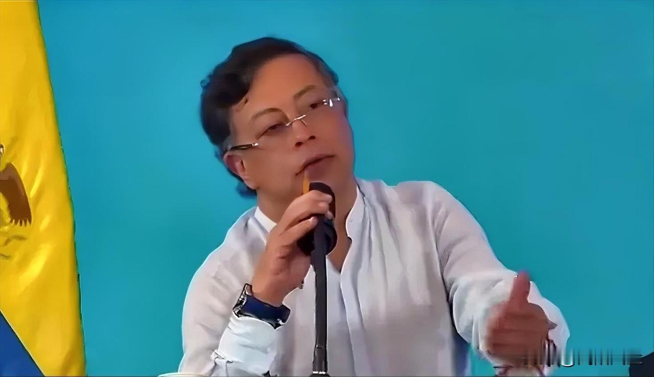 哥伦比亚总统佩德罗称，人类正与资本和权力对抗，战争、导弹、对石油的绝望争夺，围绕