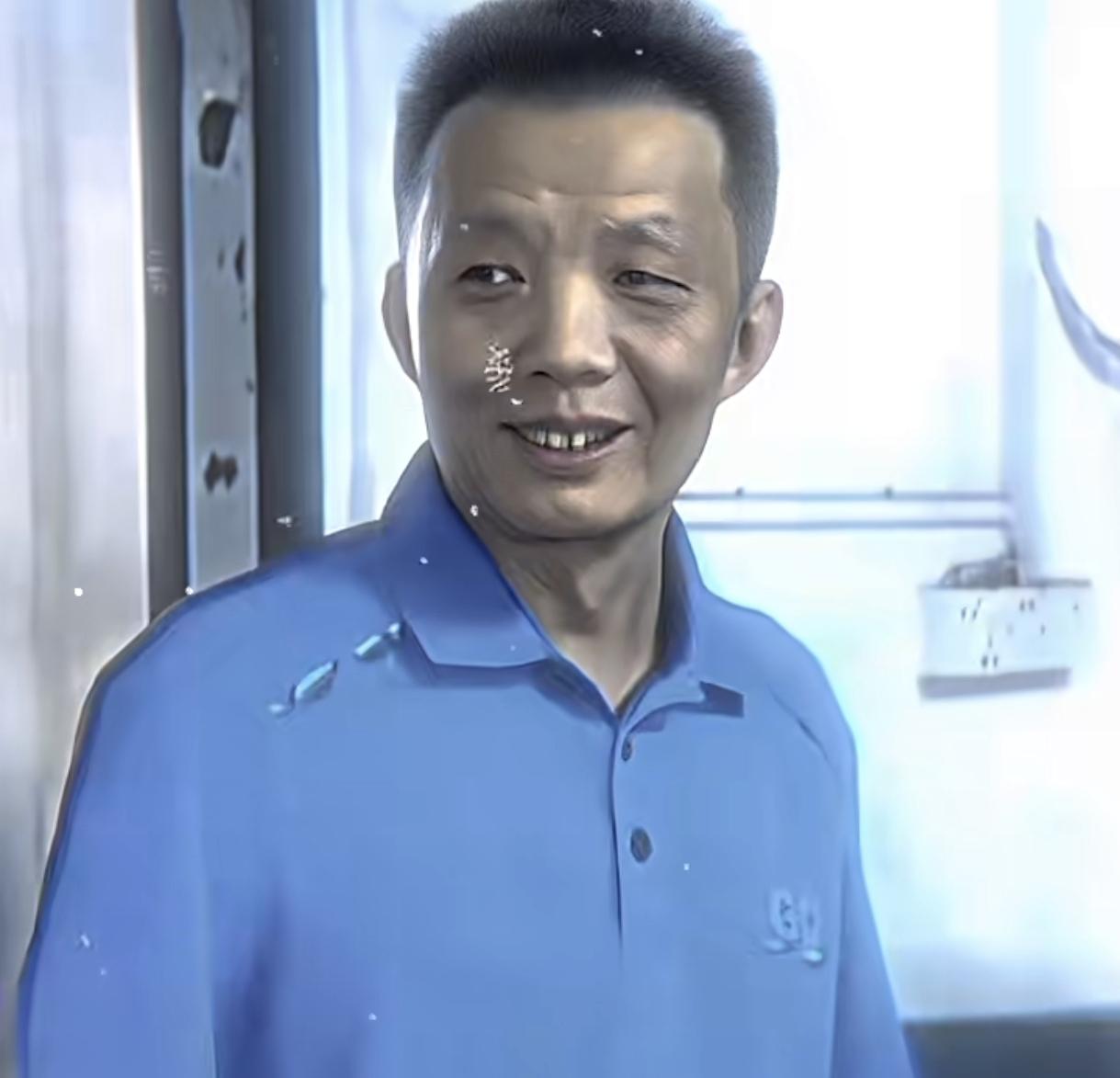 大家千万要记住，不要跟老板对着干，
老板要的是面子， 我们要的是票子，
记住我们