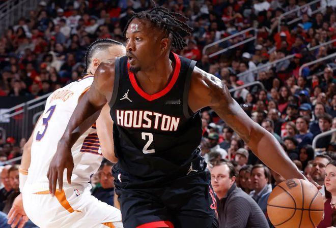 我对于芬尼-史密斯的签约一直是很不看好的，但是现在大家都在说芬尼-史密斯怎么样怎