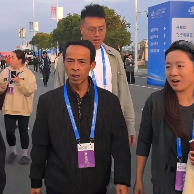 真的没有想到！

鸡排哥人设崩了，不是因为过气，而是演技穿帮！

水泥妹镜头前扛