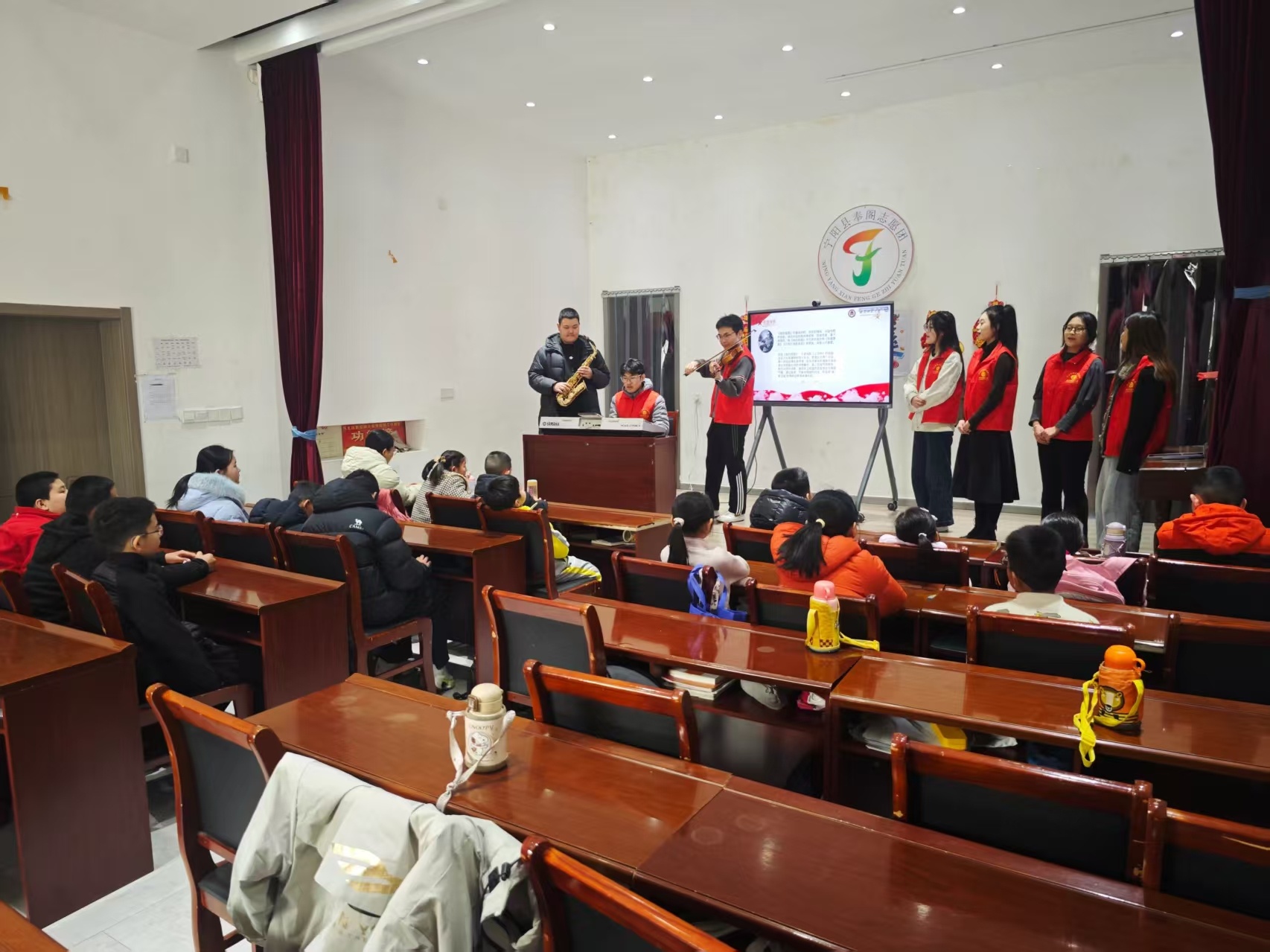 秦岭笑谈为广泛弘扬保护黄河生态，绿色环境发展，曲阜师范大学音乐学院“童声颂黄河，