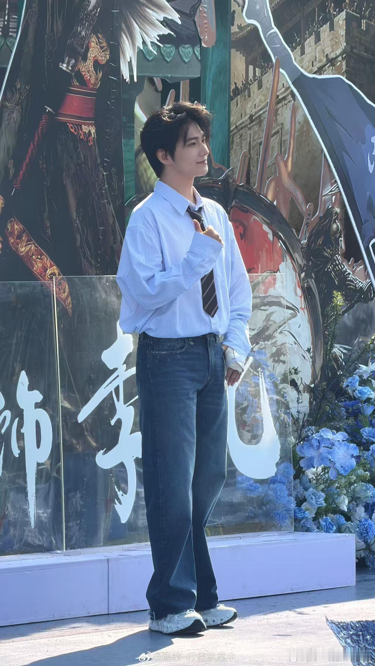 杨洋不让江山开机 祝新剧开机顺利，拍摄平安，期待杨洋用实力演绎不一样的枭雄传奇，