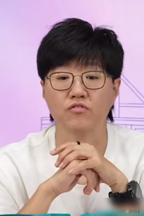 国乒男单的最后底裤，是周启豪死死拽住的。
9月11日澳门赛，男单连续三站无缘八
