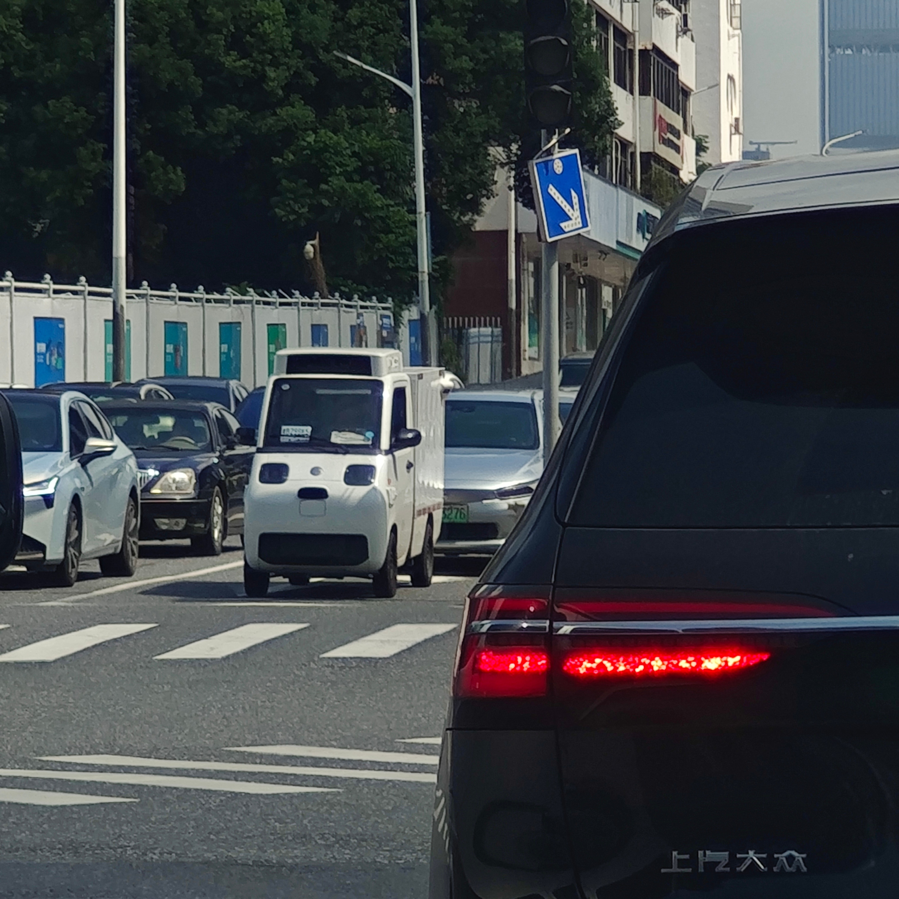 好多车anycar汽场全开 无人配送？ ​​​