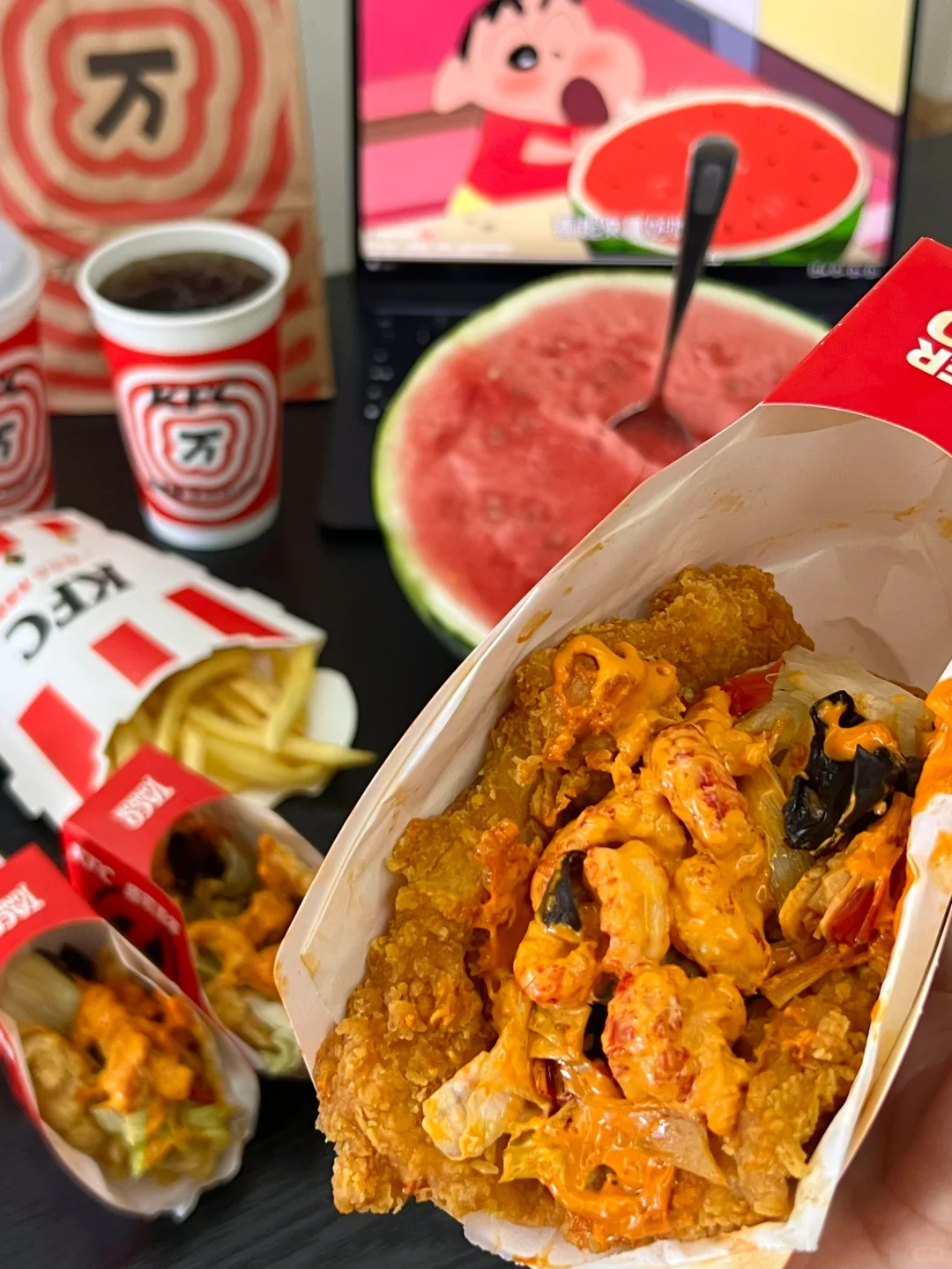 KFC夏天最伟大的单品😭😭麻辣小龙虾塔可！！
