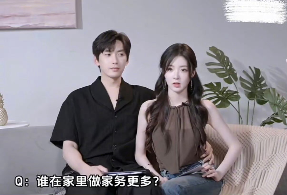 柳夫真的很喜欢搂柳柳的腰随时随地搂着 黏糊糊的被甜晕了半熟恋人