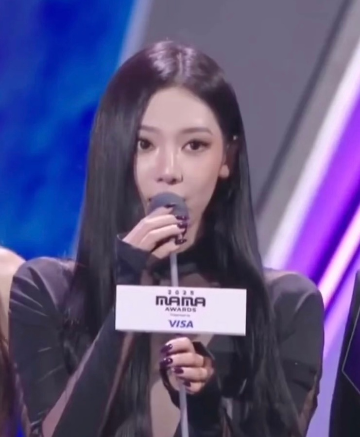 宁艺卓致敬消防员宁艺卓MAMA颁奖礼中文发言悼念遇难同胞，致敬消防员们，好真诚的