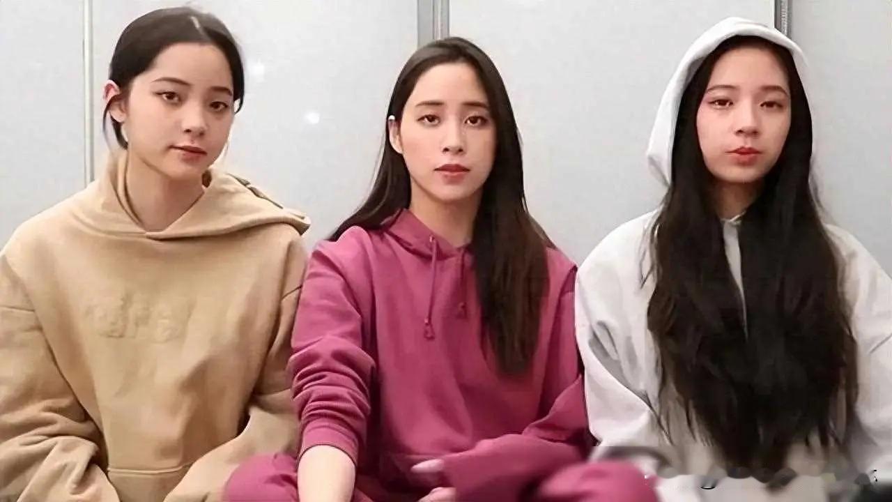 #欧阳妮妮被求婚#
印象里欧阳妮妮和她男朋友谈了好几年，感情还挺稳定的，不过没想