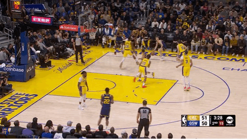 库里这个好球[允悲][允悲][允悲]不懂戴维斯一直在喊走步#金州勇士[超话]##