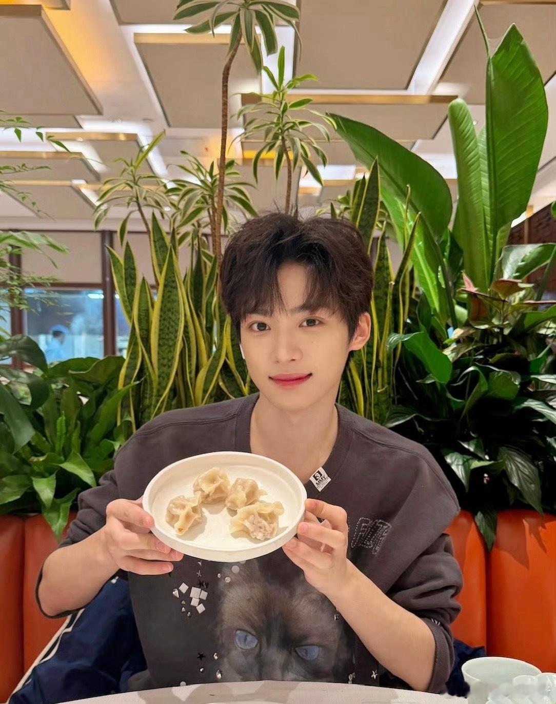 冬至快乐，大家吃饺子吗？梓渝