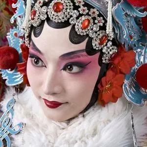 红妆艳抹，浓眉翠目。气质红妆女子 淡抹红妆 古韵红妆 红妆写真图 红妆图 气质红