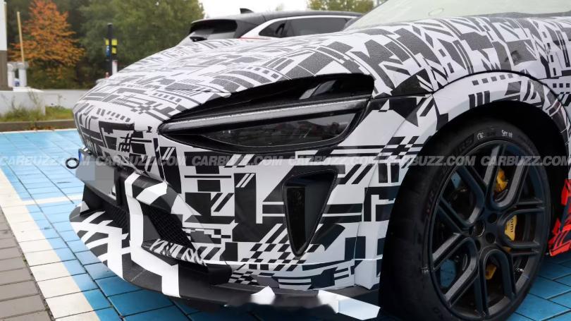 外媒 CarBuzz分享了正在圈速测试的小米 YU7 GT，又要创造新纪录？小米