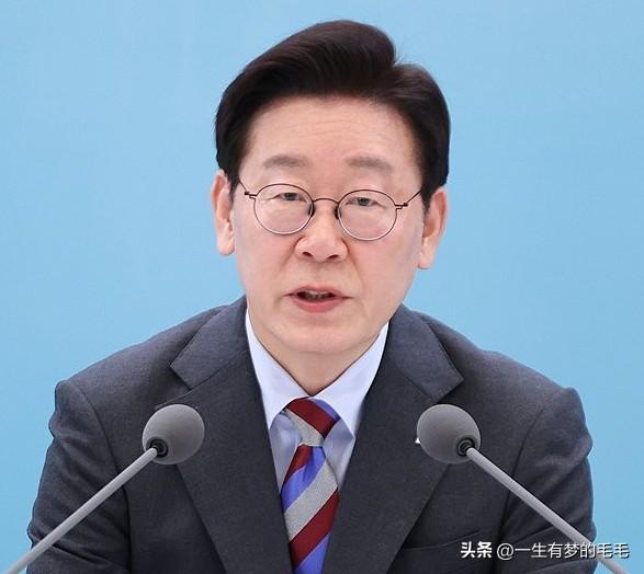 韩国政府拟上调多项附加费，上届政府减负2万亿政策被推翻，民众要多花钱了。韩国政府