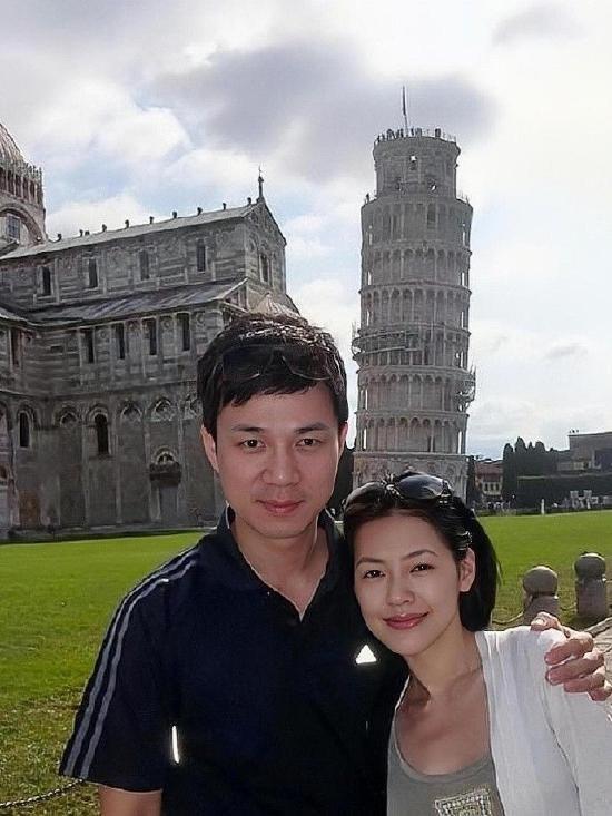 9月8日，汪小菲的好友李柏霄直播间之中提及了小S的婚姻状况。表示小S现在手上很拮