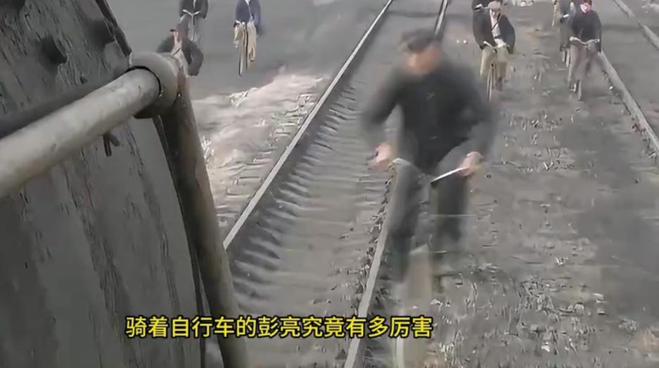 抗战歌曲不能改，经典的抗战影视剧能改吗？
   铁道游击队的故事为原型的小说问世
