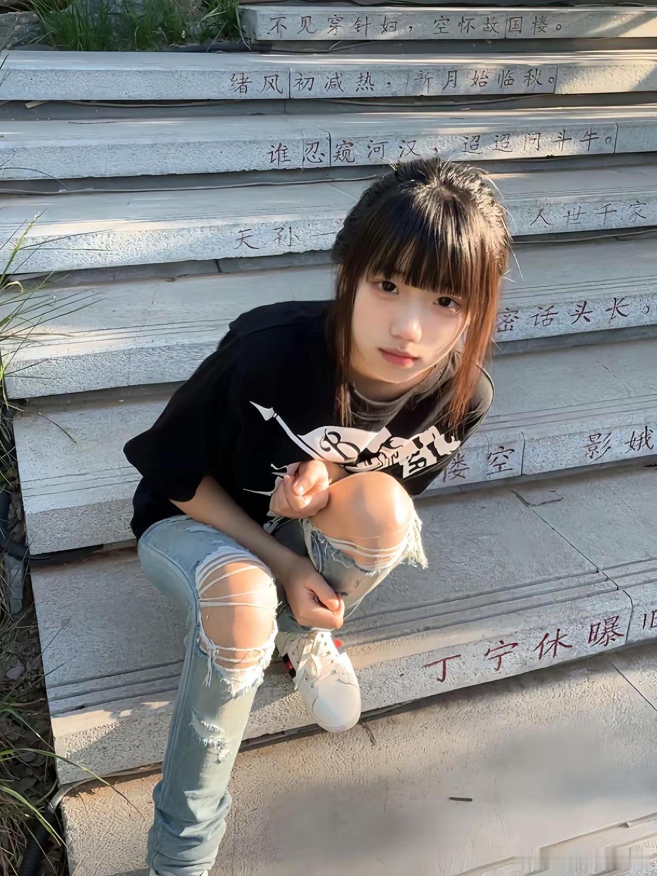 我可以包容你的天真 但你别真蠢好不好