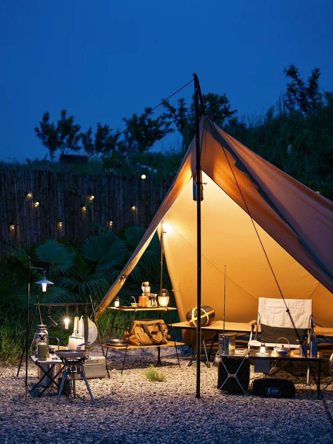 住进了emoji帐篷⛺️