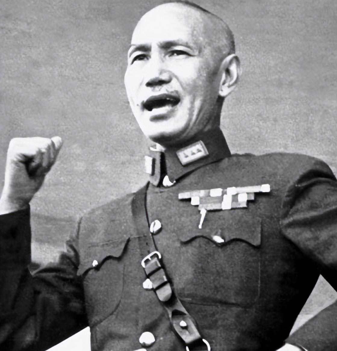 “三大战役”结束后，蒋介石还在白日做梦，在1949年4月中国人民解放军都渡过长江