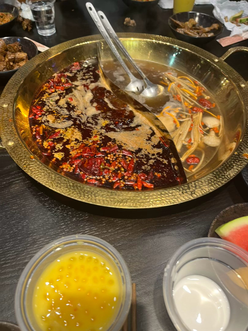火锅🍲局刚开始，想吃的来