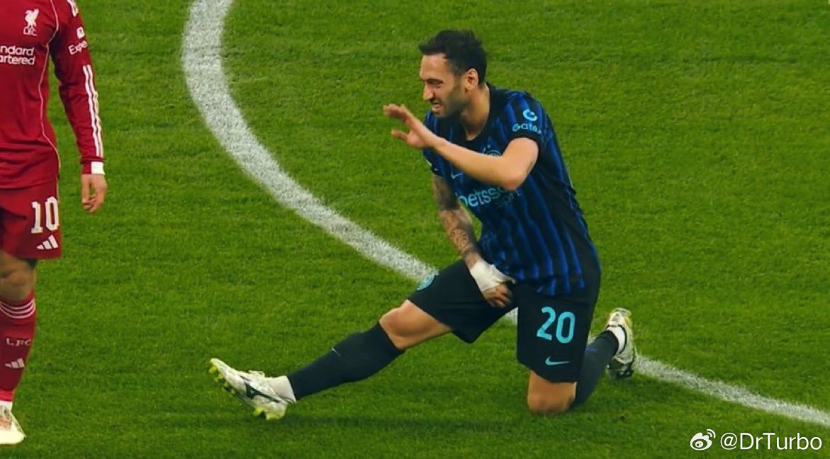 恰球王：我们一直等到最后一刻 希望AC米兰能提出续约报价 但他们始终没有行动 当