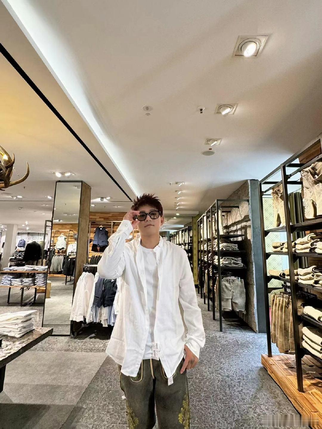 #被苏醒打篮球装到了#不是哥在看这个节目之前，我根本不知道原来你打篮球这么好啊，