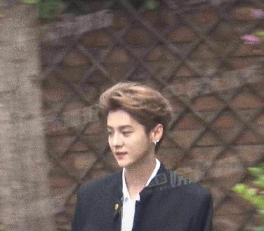 鹿晗只需要略微出手，就已经是其他人的极限 ​​​