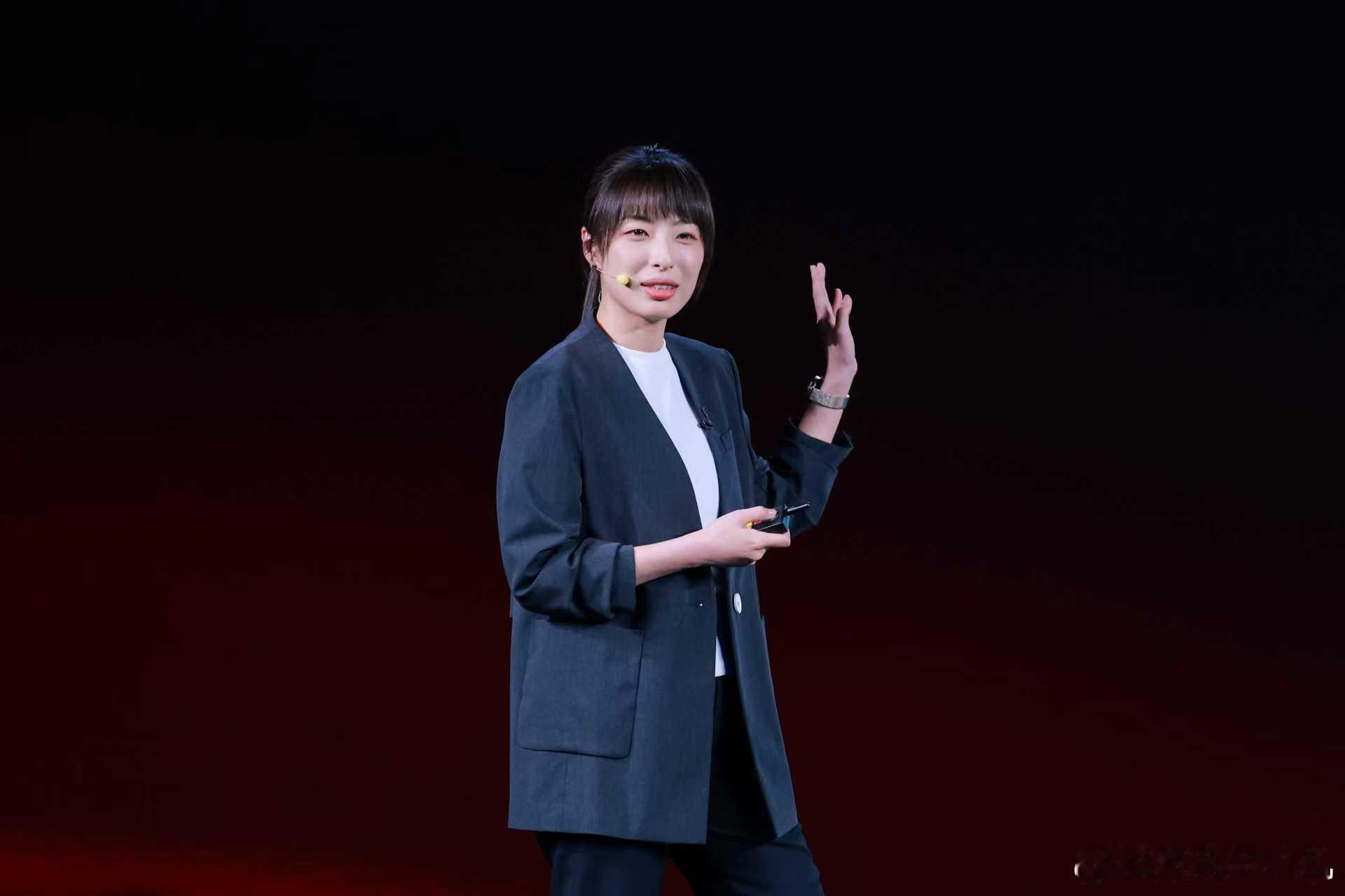 红米Turbo5发布会这一代的电池容量非常可观，9000mAh比肩10000mA