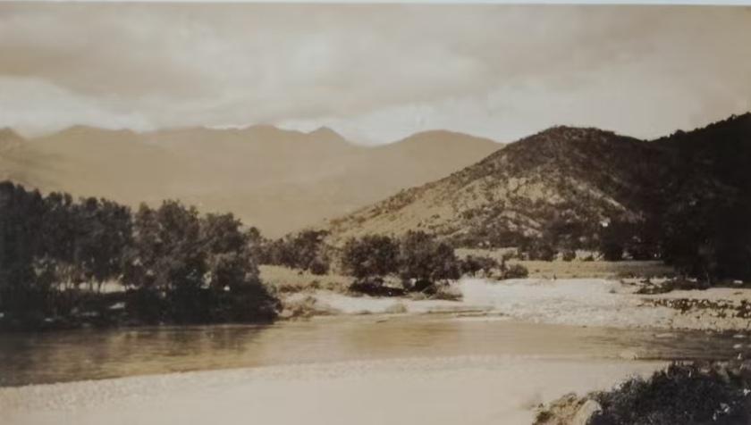 危地马拉萨卡帕附近莫塔瓜河的景色，1941年。
