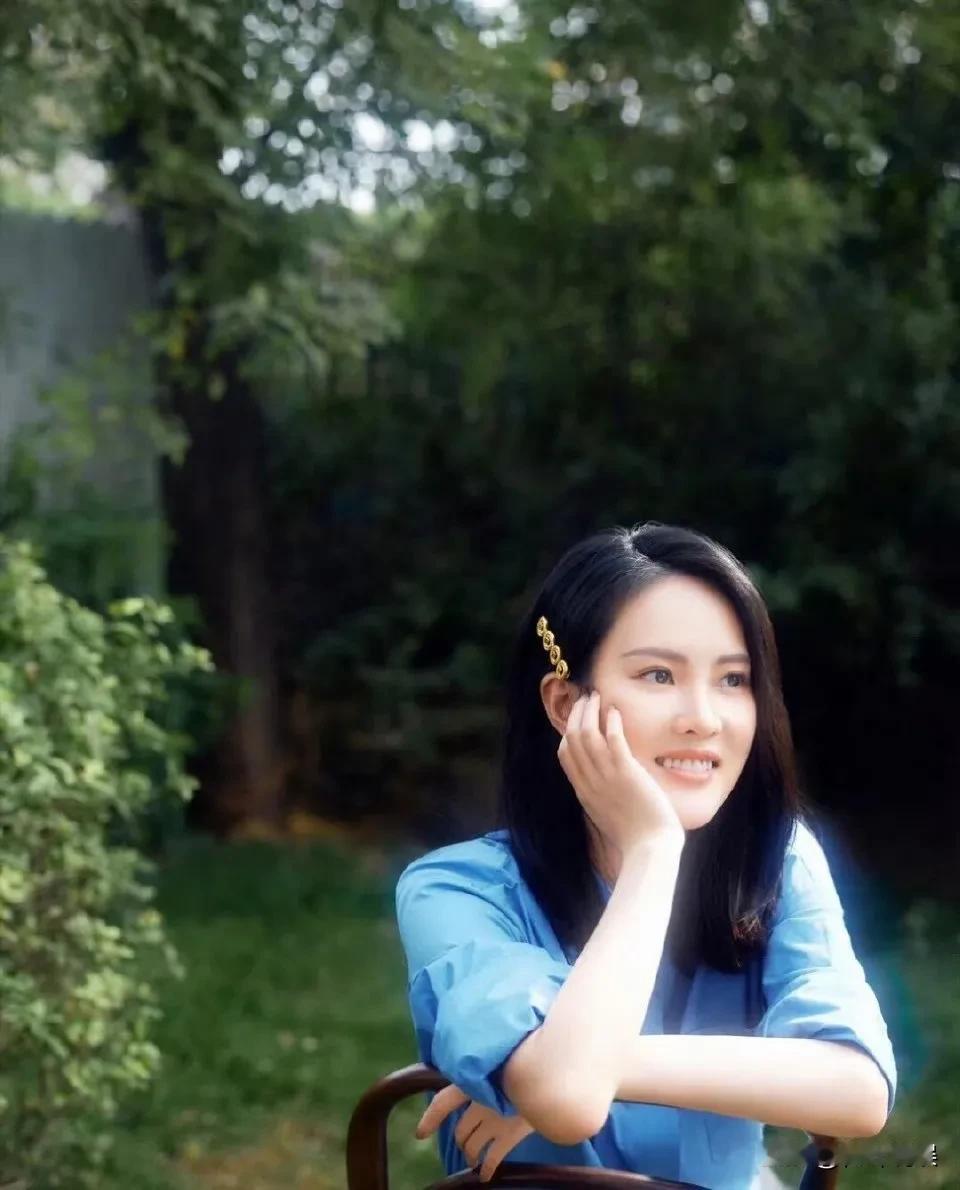 #陈若琳“跳水仙子”# 
从假小子到亭亭玉立的仙女，陈若琳的变化不是一般的大。现
