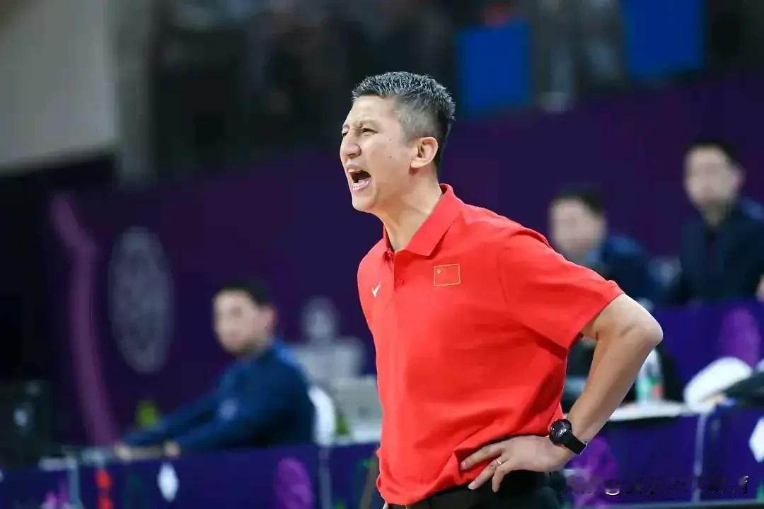 想想亚洲杯，球迷热血沸腾！再过一个月，中国男篮又要亮相了，

◎男篮世预赛，两战