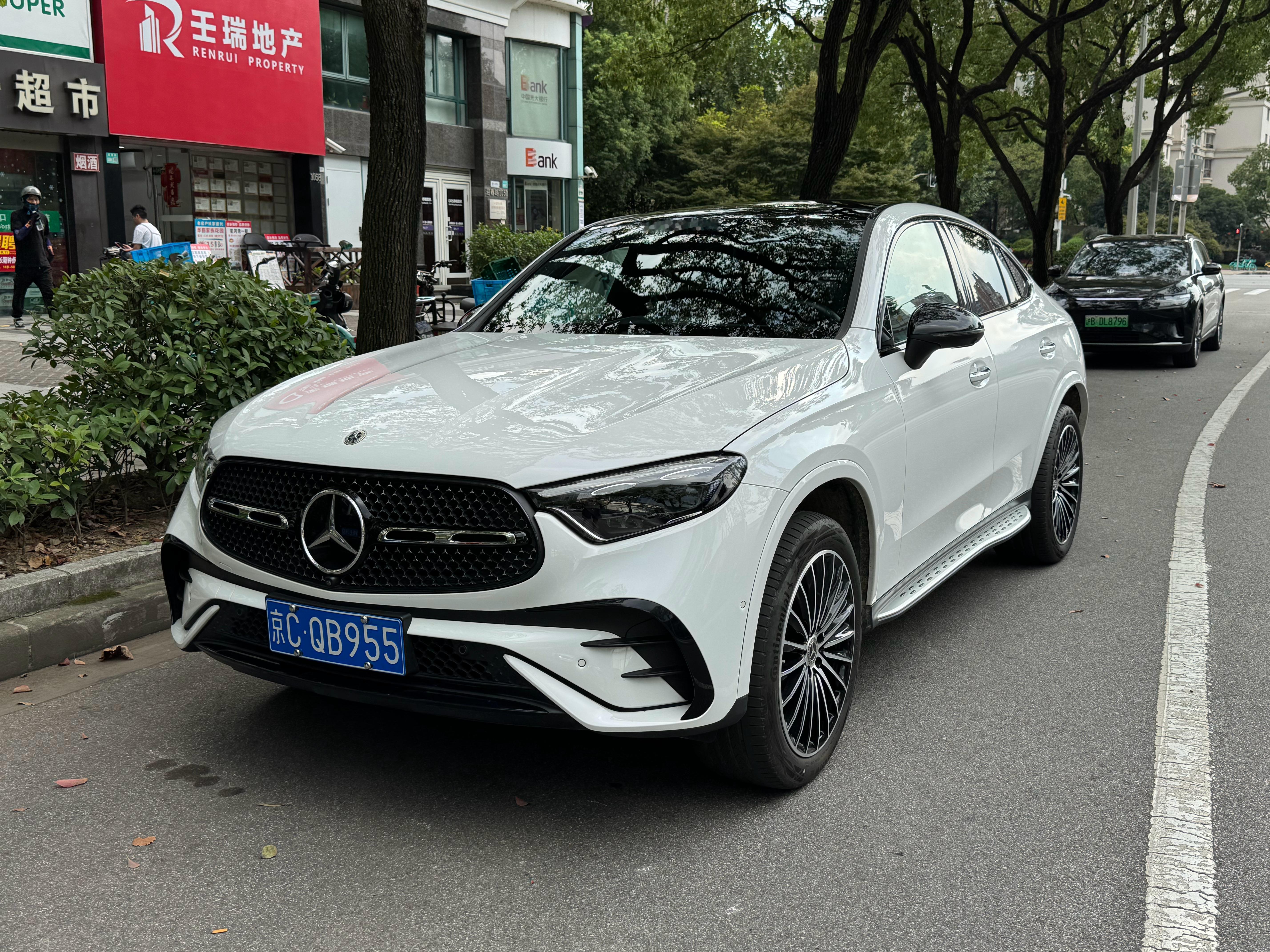 今天中秋，凑一些圆⭕️的元素[doge]拿个大奔体验几天吧。祝大家中秋快乐，阖家