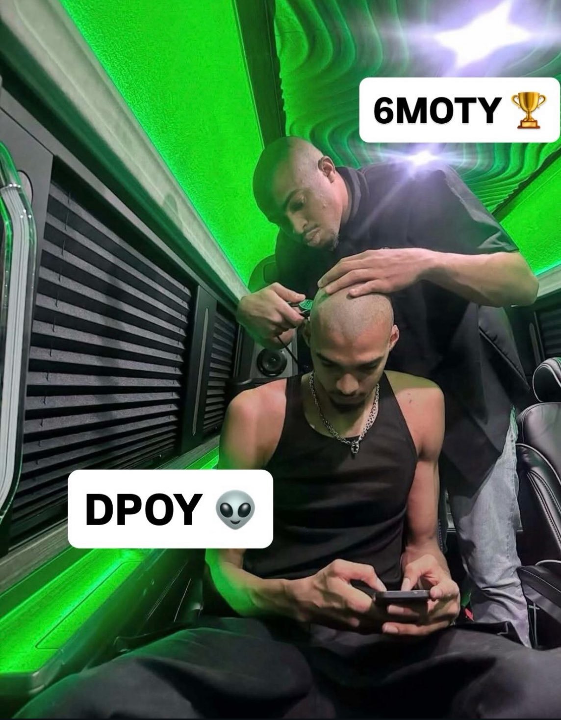 队友们都陷入了沉思文班亚马最佳防守球员凯尔登约翰逊当选最佳第六人