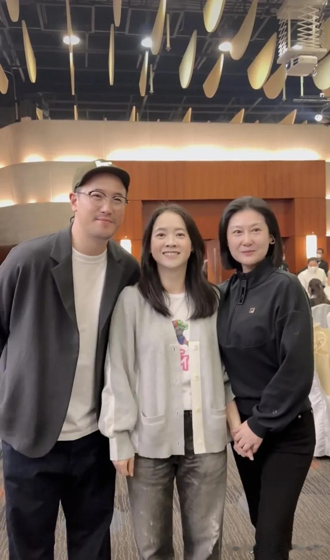 4月11日，香港演艺界大佬曾志伟举行71岁生日慈善斋宴，圈内好友卢海鹏、邵音音、