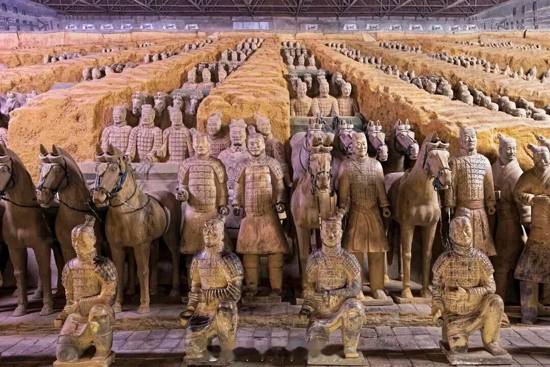 高铁头条【从古都到古都，外籍旅客都喜欢坐这趟车】如果要评选一条“有穿越感”的高铁