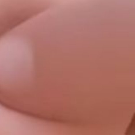 0000鱼腥草性微寒，味辛，可以清热解毒，消痈排脓，还可以止血、止咳。夏天，鱼腥
