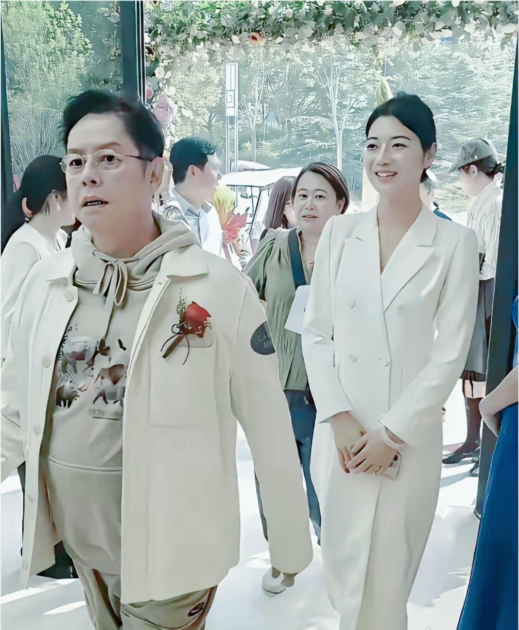 男神老了也胖了，差一点没认出来。