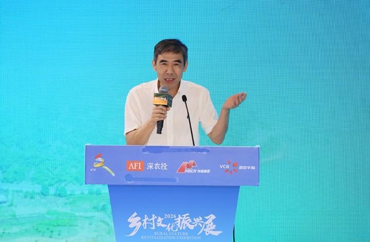 【让凌云白毫茶香飘四海】
凌云县借深圳文博会契机，邀请茶学专家林宇晧为当地白毫茶