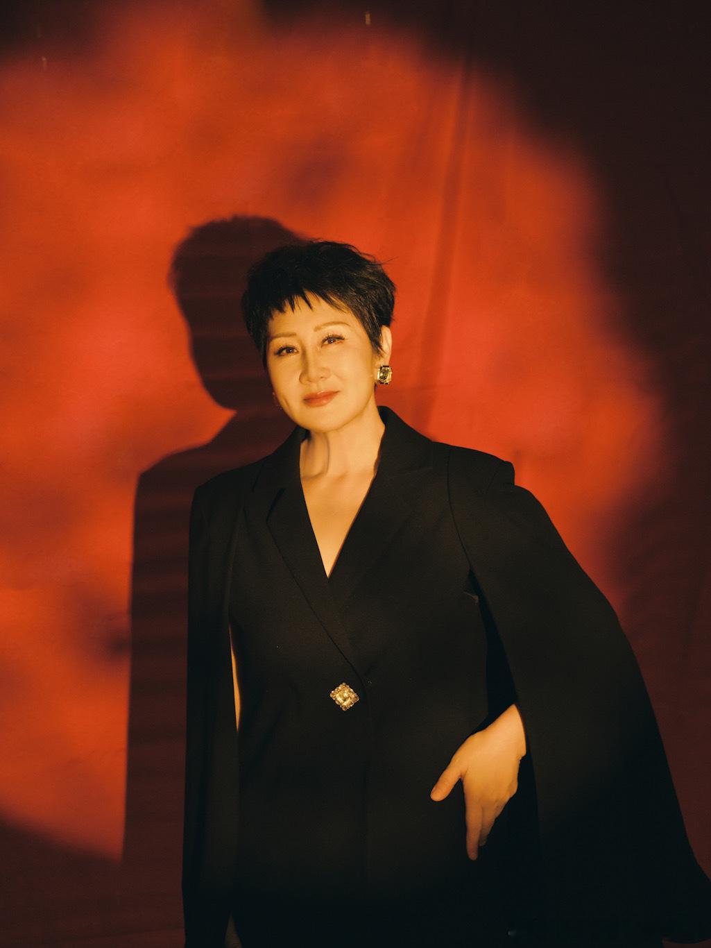 德艺双馨艺术家凯丽惊艳亮相微博视界大会 继《鳄鱼》后再次美出圈 ​​​