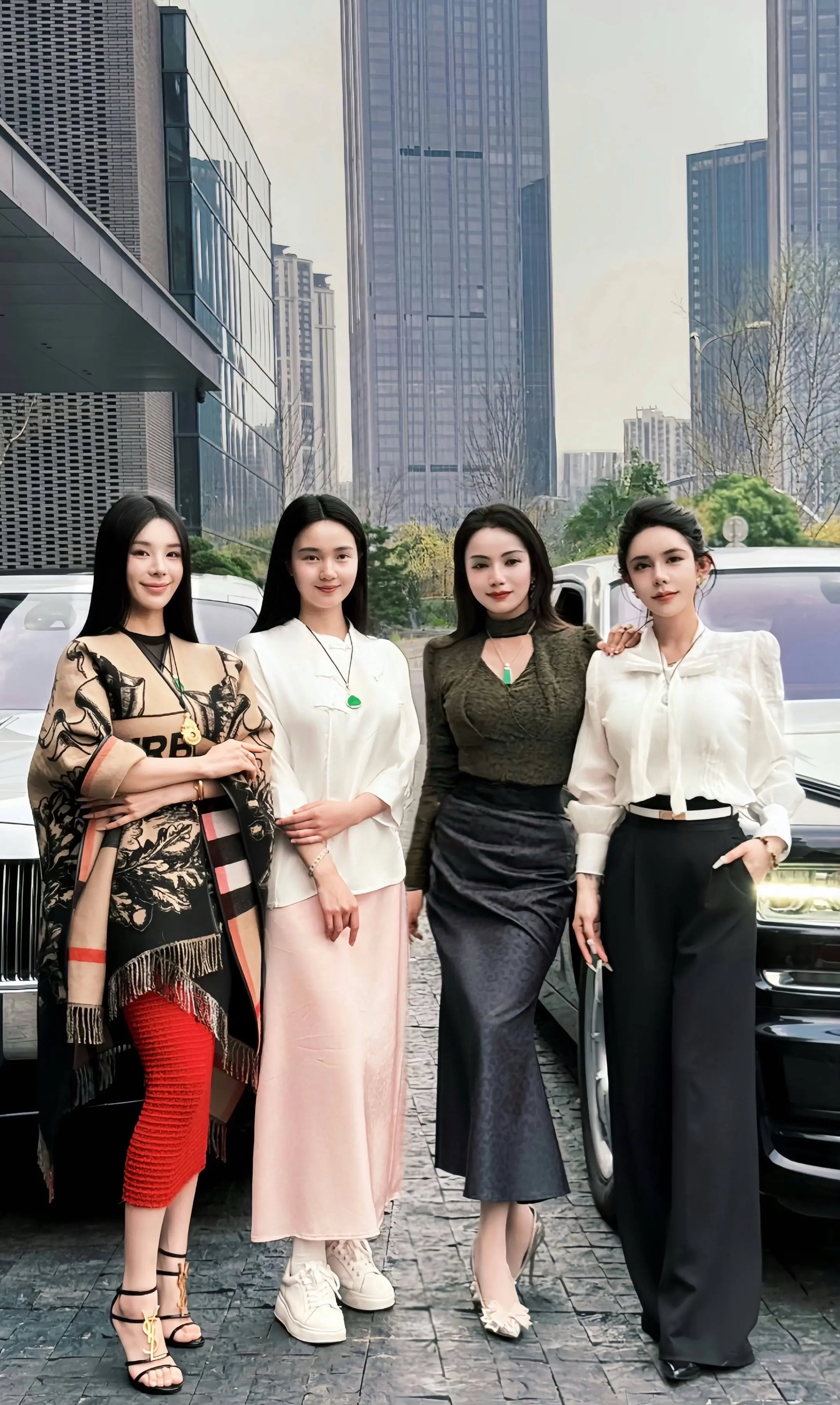 重新定义女性的“三从四得”三从：从政、从法、从商四得：得权、得利、得财、得势