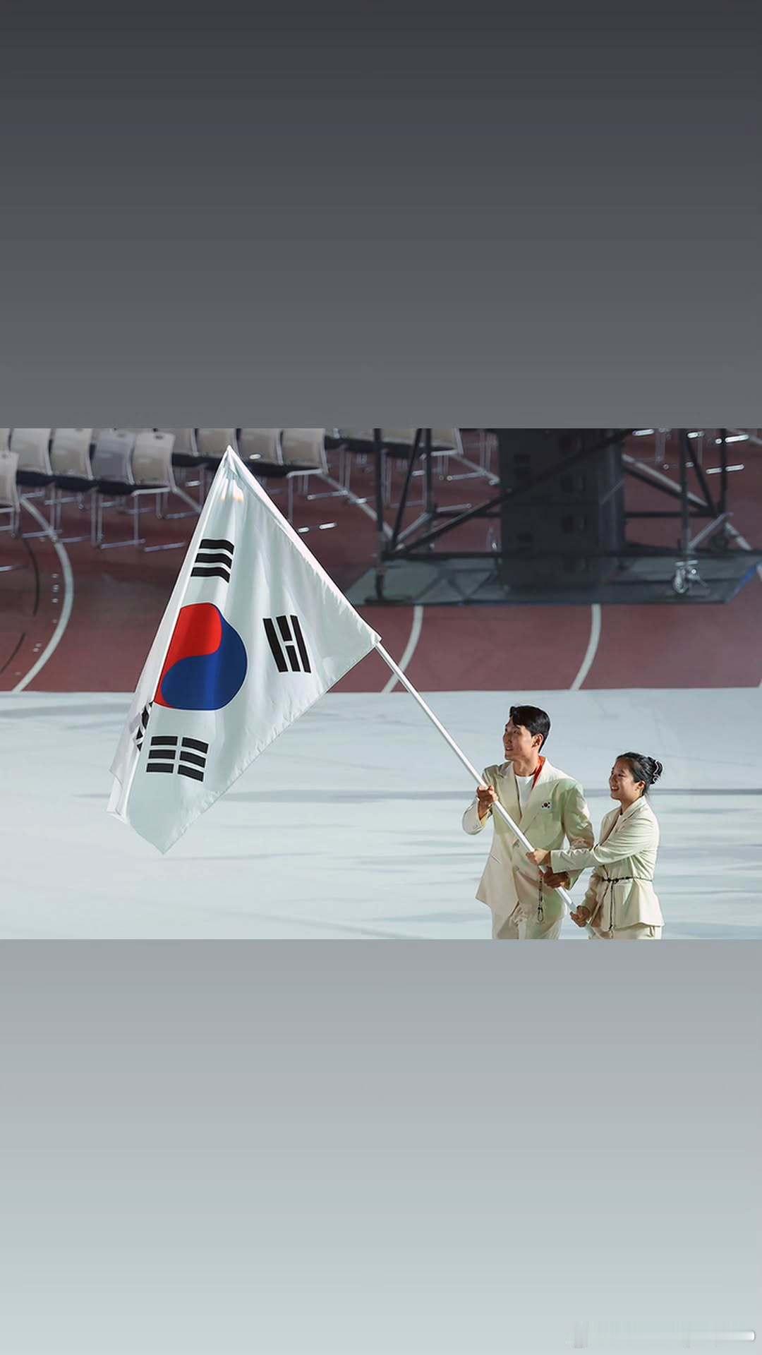 亚运会[超话] 申裕斌：大韩民国 怀挺！🇰🇷🤍 ​​​