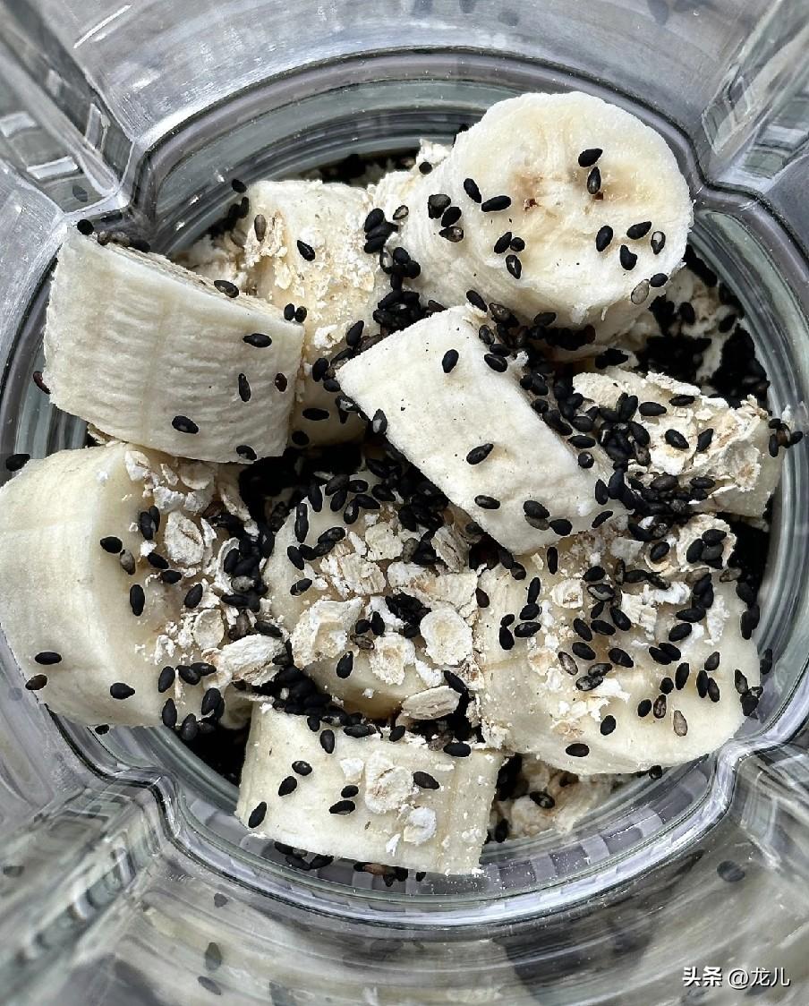 不要把它当水喝，我怕你腿细了，头发不掉了，噗噗每天畅通了

 
当代人大多陷在管